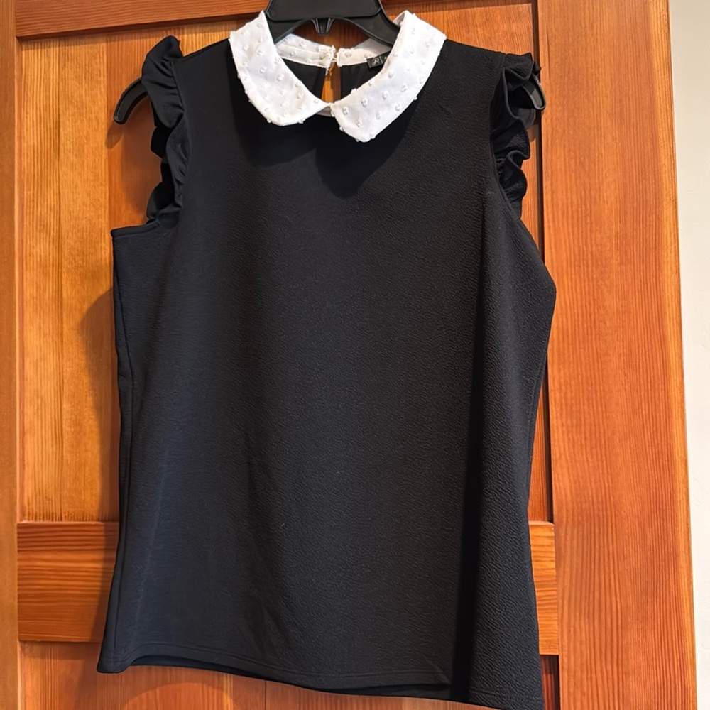 Adrianna Papell Black/White Flutter Sleeve Blouse w/Peter Pan Collar Size XS EUC